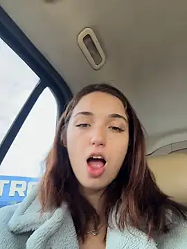 DollyTall's Live XXX Chat