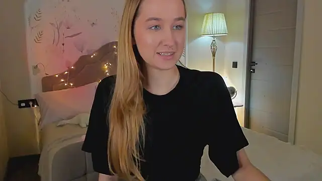 Sweett_Monica élő XXX-chatje