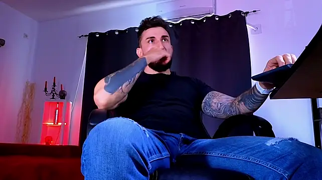 Chat XXX Live MightyAaron66