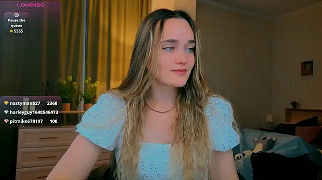earthfantasyy's Live XXX Chat