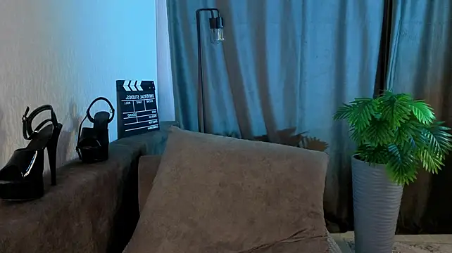 calithra Chat XXX in diretta