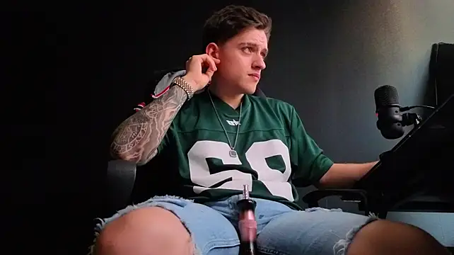 Chat +18 de FelixStarkk ao vivo