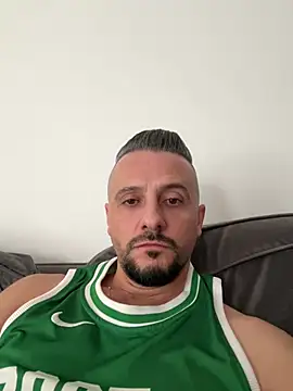 InsaneMattt élő XXX-chatje