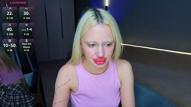 Luna_Beverly: онлайн-секс-чат