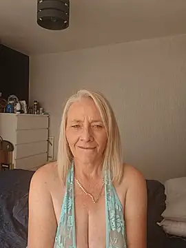 Živý XXX chat BellaUkCurvy