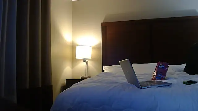 PeckerPacker1000n Live XXX chat