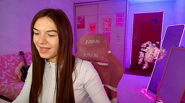 luna_lust_212 Adlı Modelin Canlı XXX Sohbeti