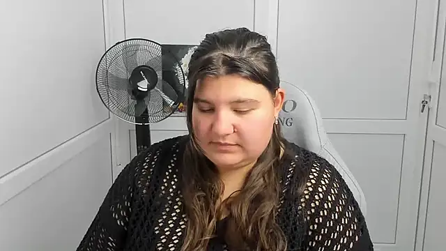 PhoenixFly's Live XXX Chat