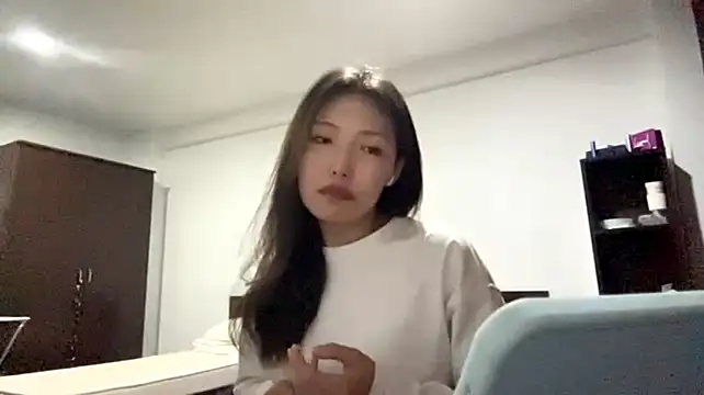 IlonaBantillan Adlı Modelin Canlı XXX Sohbeti
