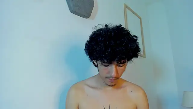 santi_twink's Live XXX Chat
