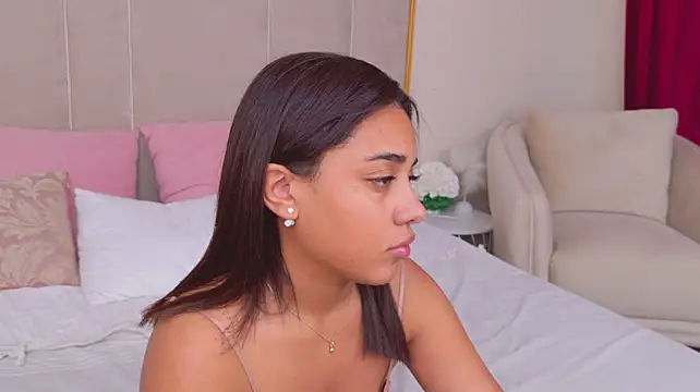 Chat XXX en directo de Luna_Cortier
