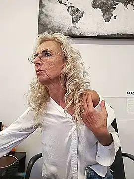clarabell4 Chat XXX live
