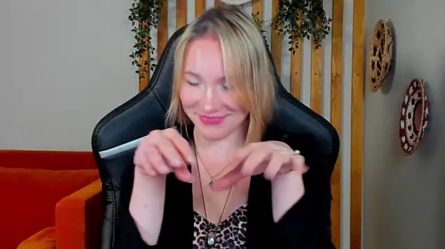 ElaraVoltage – Live XXX-chat