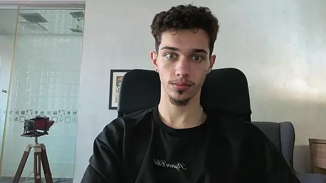 XXX chat uživo modela KaydenDrew