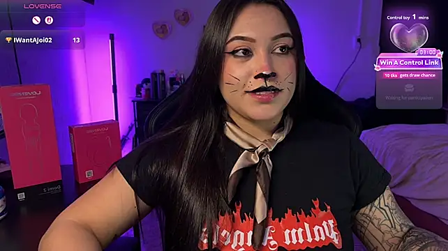 Lilyhotson XXX чат на живо
