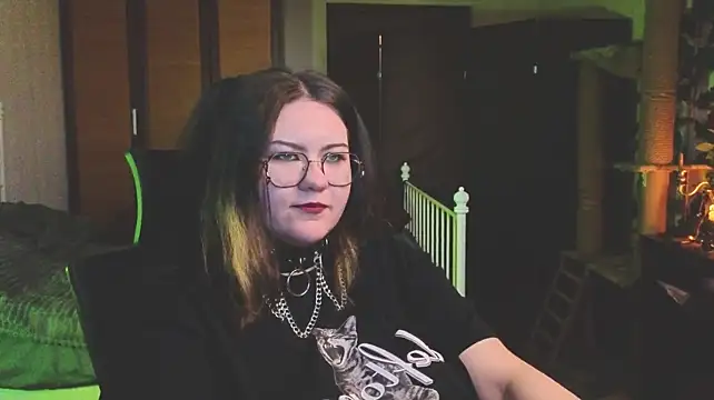 Chat +18 de Laura_Karamazov ao vivo