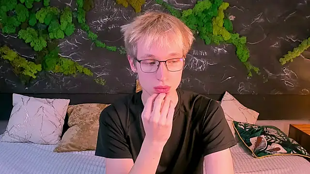 Živý XXX chat ADRIAN_LUKS