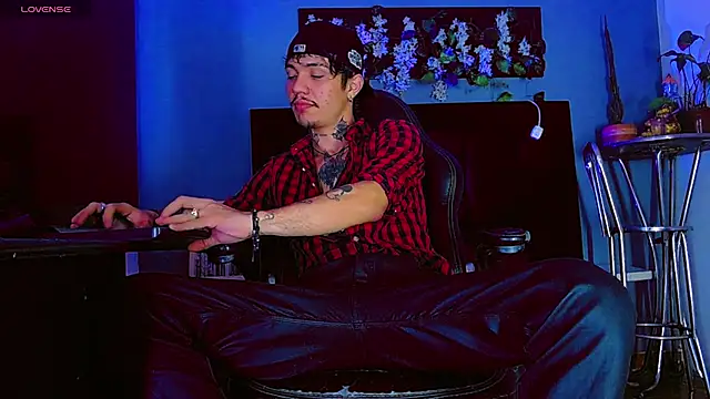 HannibalLester Live XXX Chat