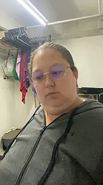 Chloee_Peach Adlı Modelin Canlı XXX Sohbeti