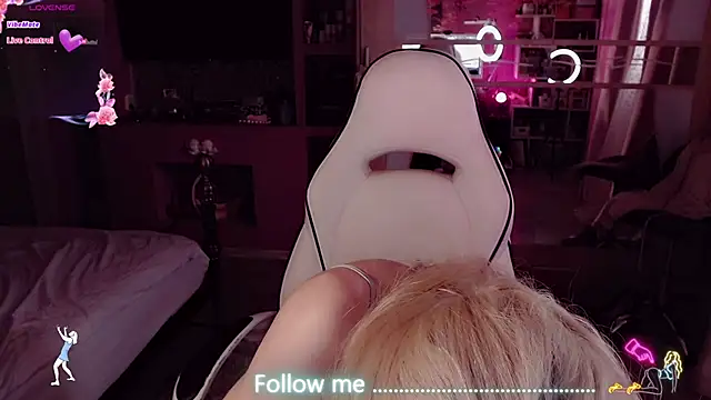 AnnieGOld_'s Live XXX Chat