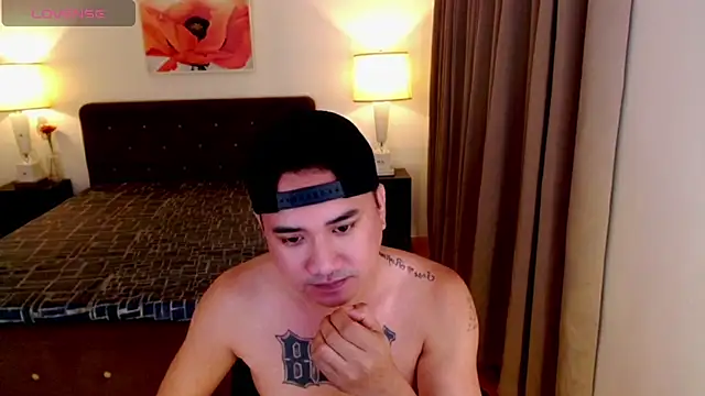 ExtraLarge_Ron Chat XXX in diretta