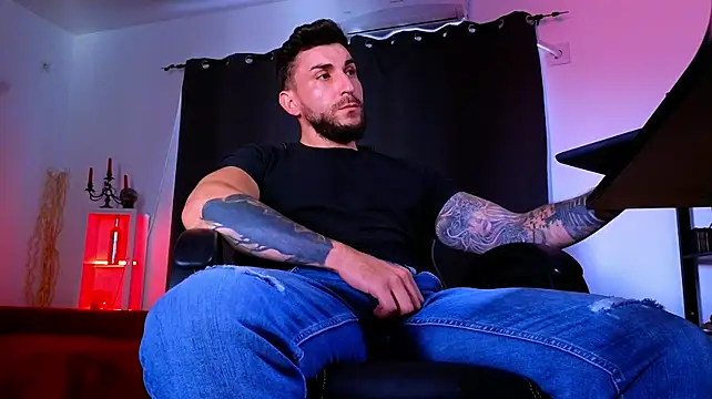 MightyAaron66 Live XXX-chat