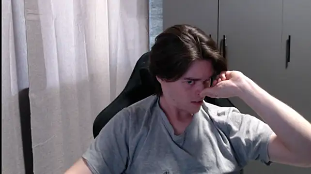 arthur___king Adlı Modelin Canlı XXX Sohbeti