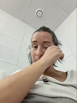 XXX chat uživo modela bichota85