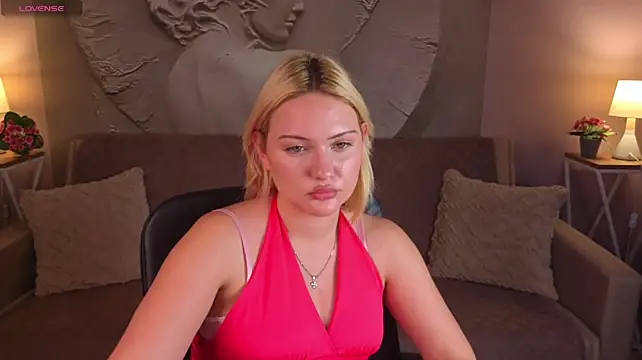 MilliePuff live XXX chat