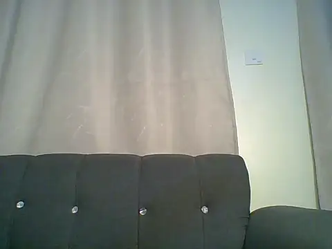 juicy_chubby XXX чат на живо