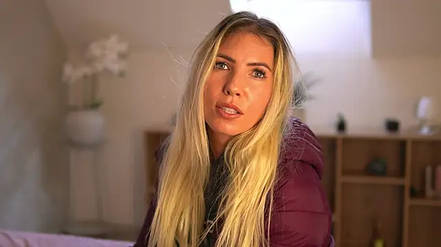 CassieMiles' Live XXX Chat