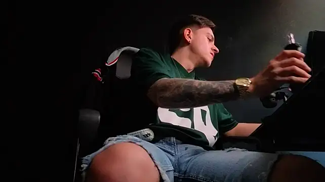 FelixStarkk 现场XXX聊天