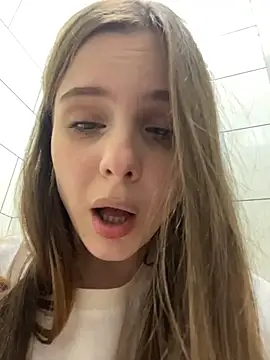 צ'אט XXX בשידור חי של Lunabelle_