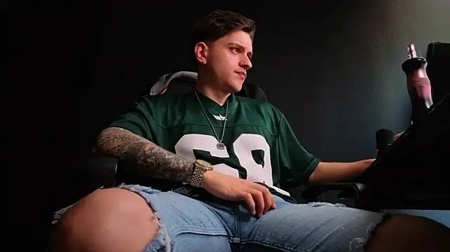 Živý XXX chat FelixStarkk