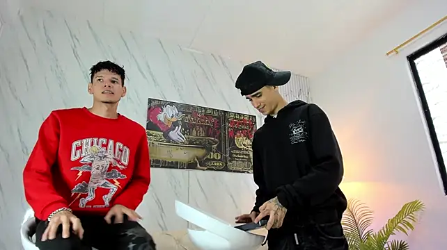 XXX chat uživo modela COOL_BOYS2