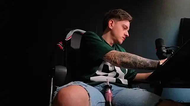 FelixStarkk's Live XXX Chat