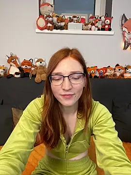 FinaFoxy's Live XXX Chat