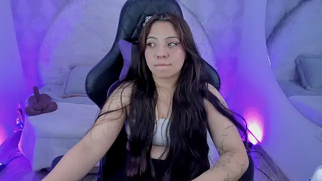 Chatroom XXX en direct de Sarita_jane