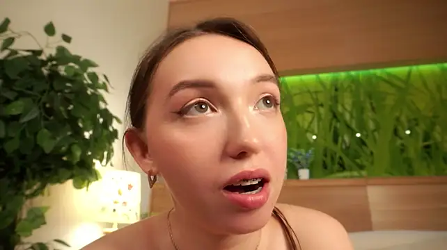 ElinPoston's Live XXX Chat