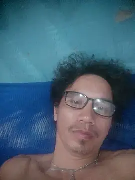 traiwe06's Live XXX Chat