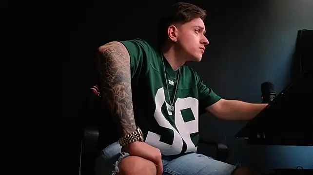Živý XXX chat FelixStarkk