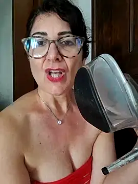 Viola8p Adlı Modelin Canlı XXX Sohbeti