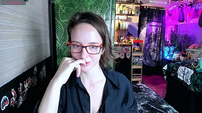 LisaFoxy_y Adlı Modelin Canlı XXX Sohbeti