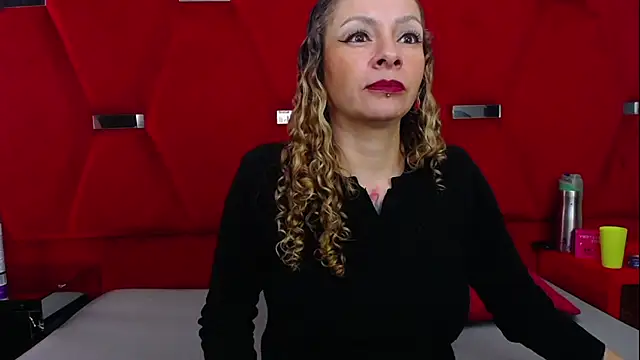 Rochi_Cooper Live XXX-Chat