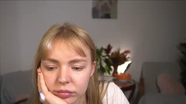 צ'אט XXX בשידור חי של Emilyemmi