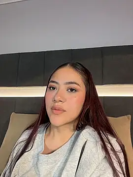 nicolle_pierce লাইভ XXX চ্যাট