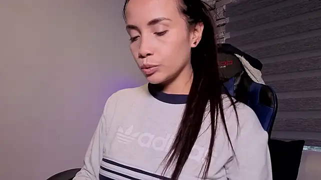 Karol_vg's Live XXX Chat