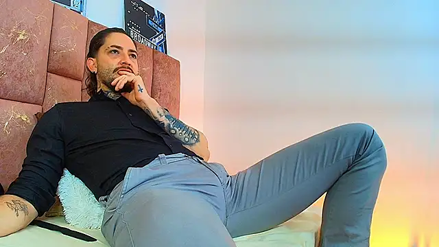 צ'אט XXX בשידור חי של ALPHA_MASTER1