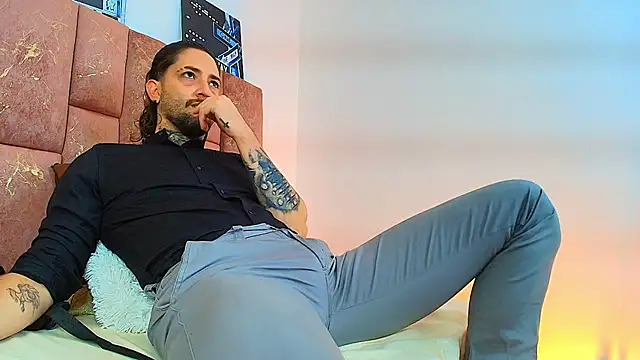 ALPHA_MASTER1 Live XXX-chat