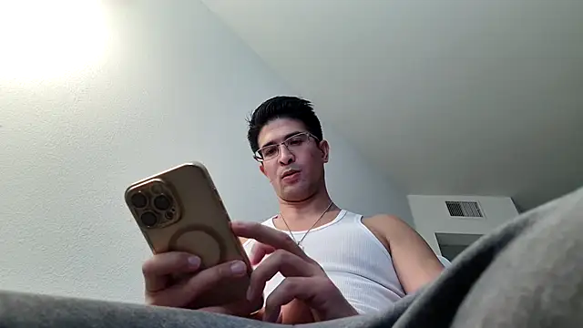 XXX chat uživo modela SebastianReiss